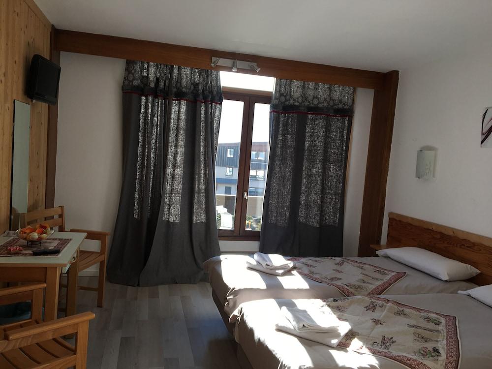 Atmosphere Hotel Les Deux Alpes Exterior photo